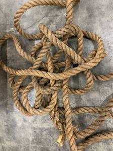lot 82 image: BROWN TOW ROPE