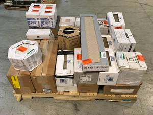 lot 24 image: Pallet of Mixed Assorted Ceramic Flooring Various Models and Conditions See Pictures
