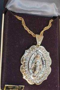 lot 7 image: Virgin Mary Pendant with chain