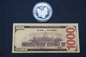 lot 12 image: Trump money
