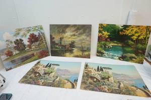 lot 15 image: vintage art prints