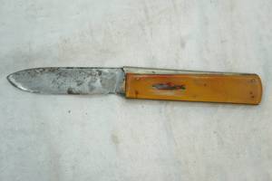 lot 33 image: vintage hunting knife