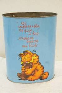 lot 44 image: vintage Garfield trash can