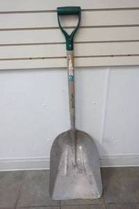 lot 49 image: Union Tools scoop shovel