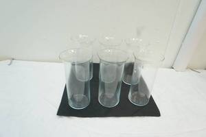 lot 51 image: 6 glass vases