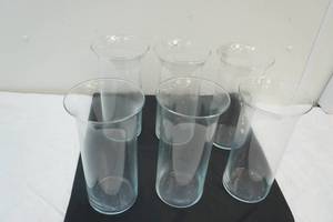 lot 52 image: 6 glass vases