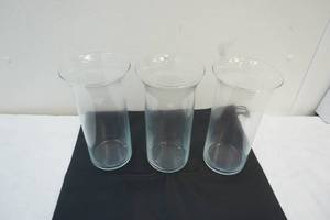 lot 59 image: 3 glass vases