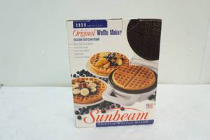 lot 77 image: Sunbeam waffle maker