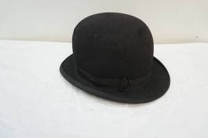 lot 85 image: vintage Denney womens hat