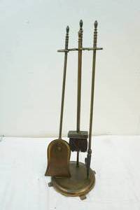 lot 114 image: fireplace tool set with stand
