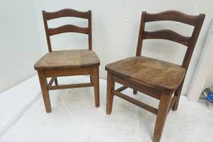 lot 116 image: wood childs chairs