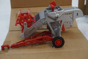 lot 124 image: ERTL Case Combine 164 scale