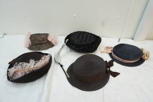 lot 214 image: vintage womens fancy hats