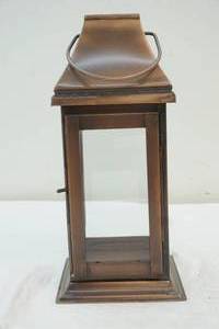 lot 218 image: candle lantern