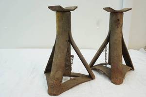 lot 223 image: pair of jacks