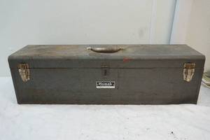 lot 225 image: metal toolbox