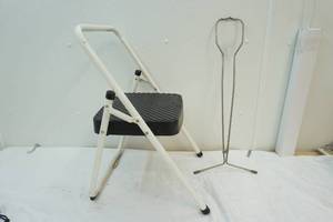 lot 228 image: Cosco step stool