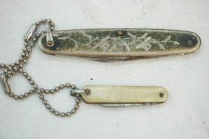 lot 233 image: pocket knives