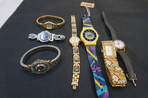 lot 237 image: watches