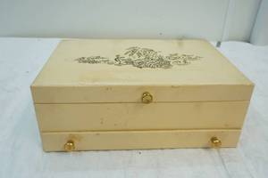 lot 240 image: jewelry box with jewelry