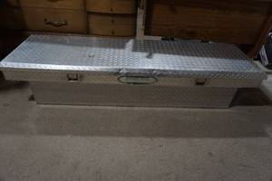 lot 315 image: truck bed tool box