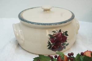 lot 316 image: Home & Garden Party Unlimited crock set