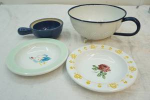 lot 320 image: vintage enamel strainer