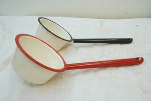 lot 321 image: vintage enamel long handled drinking cups