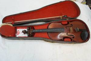 lot 334 image: Antonius Stradivarius Cremonenfis Faciebat Anno 1721 violin