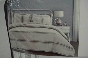 NEW Lush Dcor 3 Piece Comforter Set - FullQueen