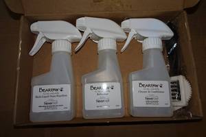 NEW Bearpaw 4 Piece Shoe Cleaning Set