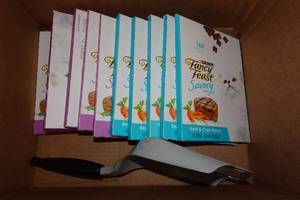 Litter Scoop, Purina Fancy Feats Savory Cravings Cat Treats