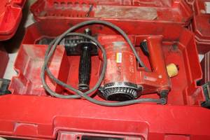 lot 306 image: Hilti TE 22 Rotary Hammer Drill, Plastic Case