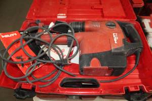 lot 305 image: Hilti TE 7-C Rotary Hammer Drill, Plastic Case