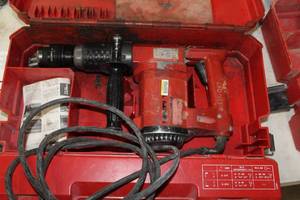 lot 311 image: Hilti TE 22 Rotary Hammer Drill, Plastic Case