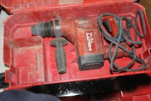 lot 313 image: Hilti TE 14 Rotary Hammer Drill, Plastic Case