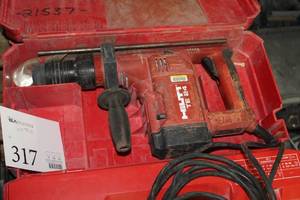 lot 317 image: Hilti TE 24 Rotary Hammer Drill, Plastic Case