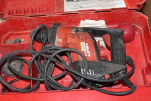 lot 312 image: Hilti TE 5 Rotary Hammer Drill, Plastic Case