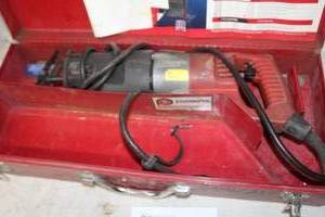 lot 331 image: Milwaukee Sawzall 6527 Heavy Duty Reciprocating Saw, Metal Case