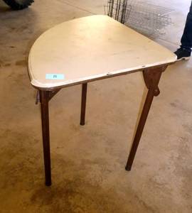lot 8 image: Group of 4 small corner tables 2 ft wide x 29-12 tall