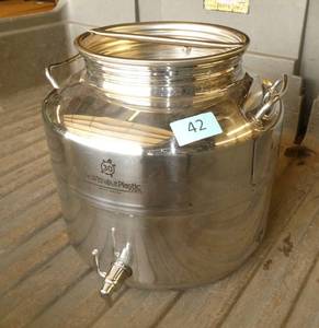 lot 42 image: Metal drink dispenser by LifeWithoutPlastic.com Made in Italy like new