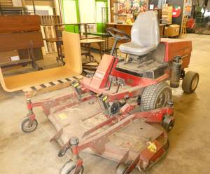 lot 48 image: Toro Groundsmaster 225 with 72 deck