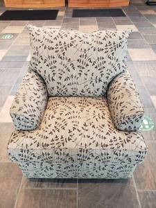 lot 58 image: Very nice looking chair to match the loveseat in neutral greyblack