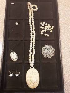 Vintage Necklaces & Earrings