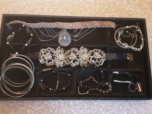 Chokers, Glass Beads & Other Bracelets