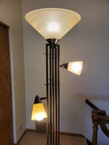 lot 49 image: Fabulous Arts & Crafts Inspired Floor Lamp