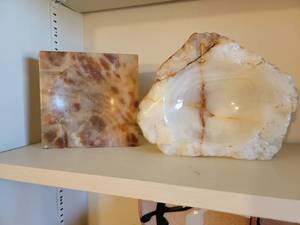 lot 197 image: Vintage MCM Quartz Stone Ashtrays