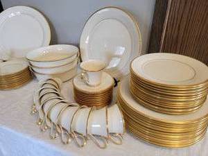 lot 30 image: Lenox ETERNAL China Service for 12 plus Serving Pieces