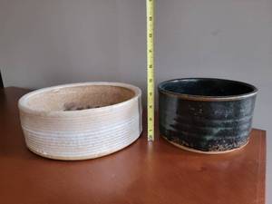 lot 29C image: Ceramic Shear Sided Bowl Pairing