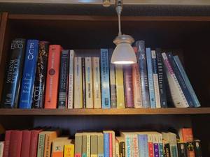 lot 183 image: Readers Rainbow Book Collection - D